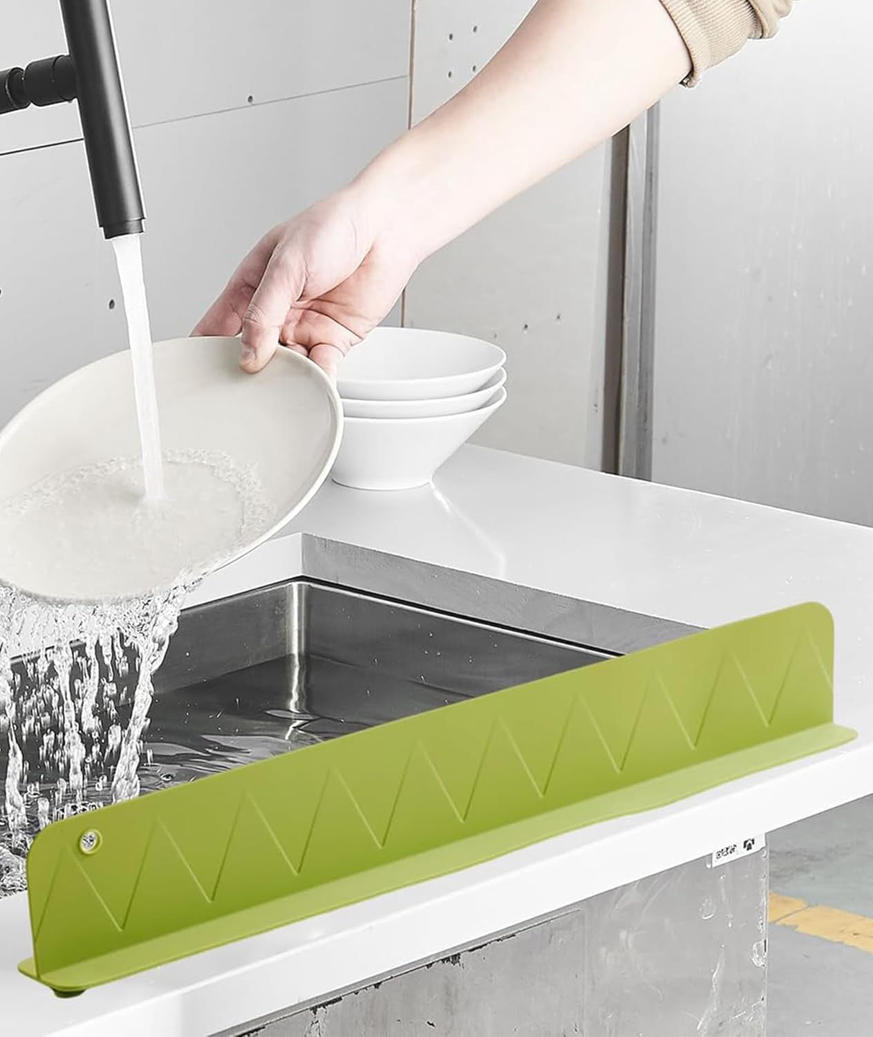 Kitchen Sink Water Splash Guard Silicone || Sink Anti-Splash Baffle || Splash Guard Kitchen Sink || Kitchen Tools & Accessories || Countertop Silicone Suction Cup-image-21