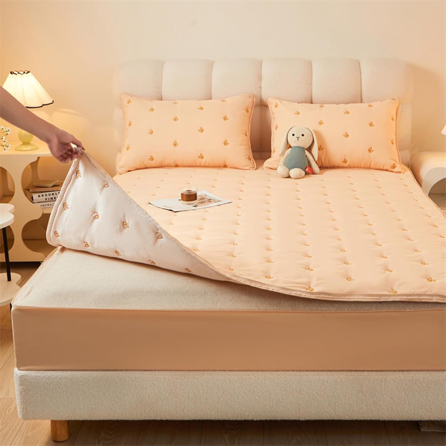 Mattress Encasement AQIGR Zipped Mattress Cover With Zip Single/Double Bed  Encasement Anti Bed Bug Hypoallergenic Mattress Zipped Protector Covers  12/20/25/30/35cm Deep(Beige,200x200+30cm Bed Bug Mattress Encasement, image size:1500x1500