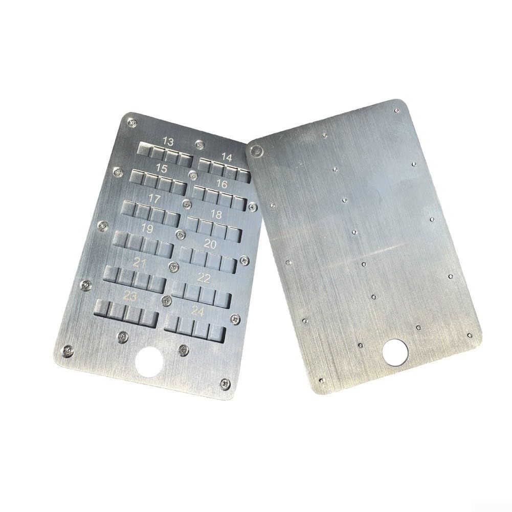 Libro de metal seguro para contraseñas con mecanismo de bloqueo mecánico y etiquetas alfabéticas para generación de código personalizado en diseño compacto de plata, 10,5 x 7 cm