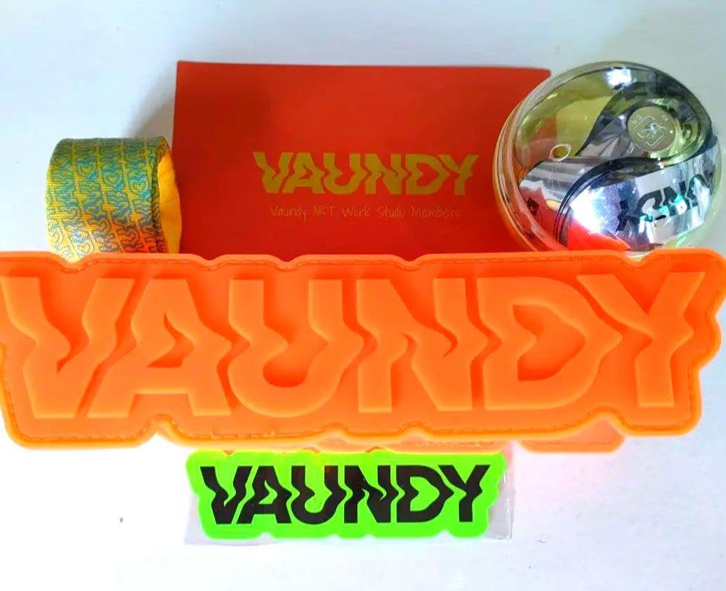 Amazon.co.jp: VAUNDYライブグッズセット : おもちゃ
