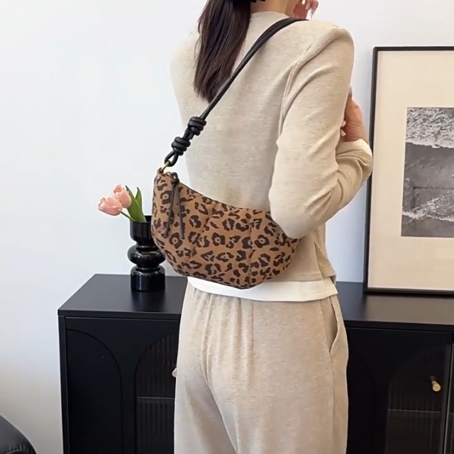 Bolsos pequeños de gamuza para mujer miniatura 7