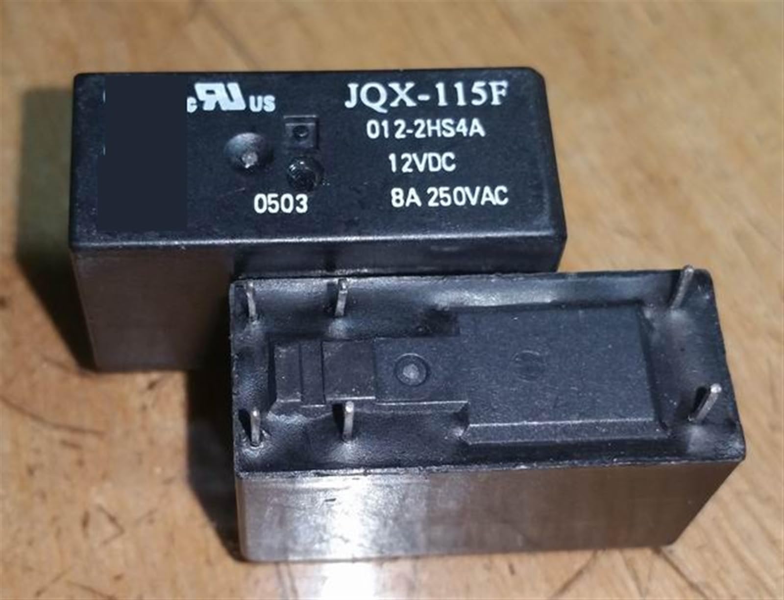 Relais JQX-115F commutation 8A stable pour cartes électroniques 12V DC