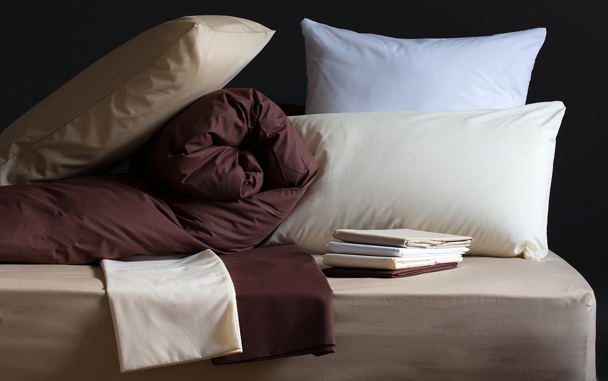 The Bettersleep Company Shaped Caravan Duvet Cover and Pillowcase Set Luxury 200tc Percale Cotton Blend (White, Island Duvet Cover Set)