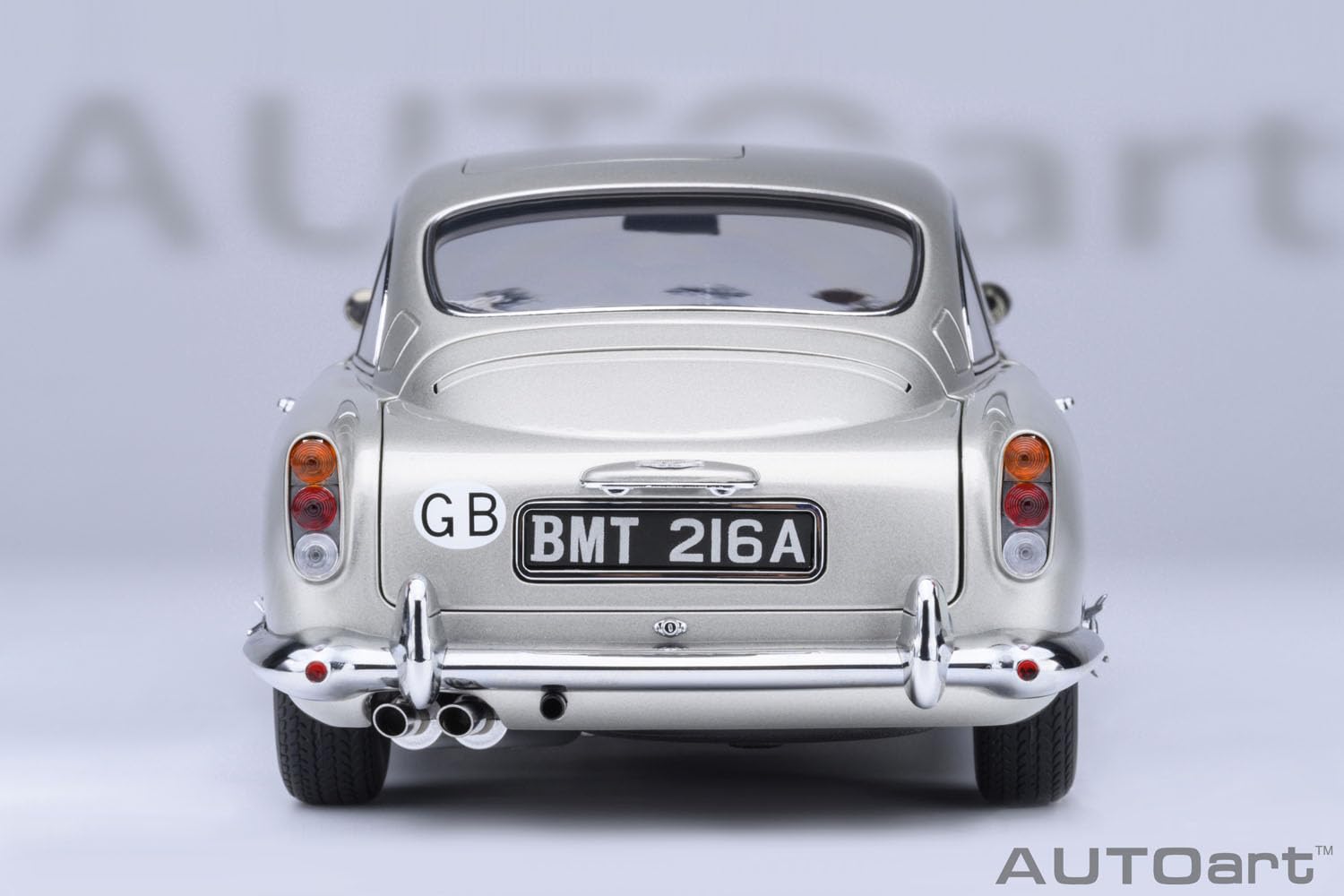 Amazon.co.jp: AUTOart オートアート: ASTON MARTIN