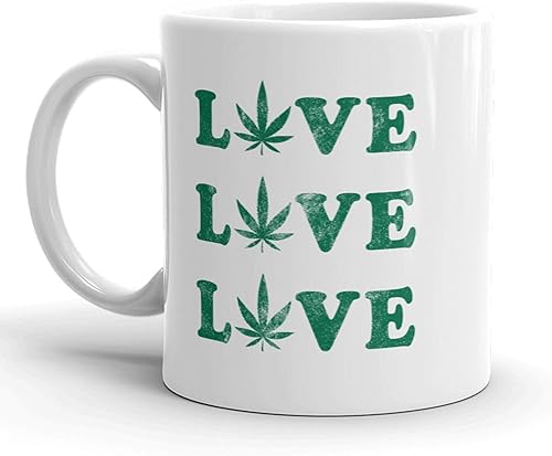 Crazy Dog T-Shirts Love Pot Leaf - Taza de café con diseño de marihuana divertida 420, 11 onzas Crazy Dog T-Shirts Love Pot Leaf - Taza de café con diseño de marihuana divertida 420, 11 onzas