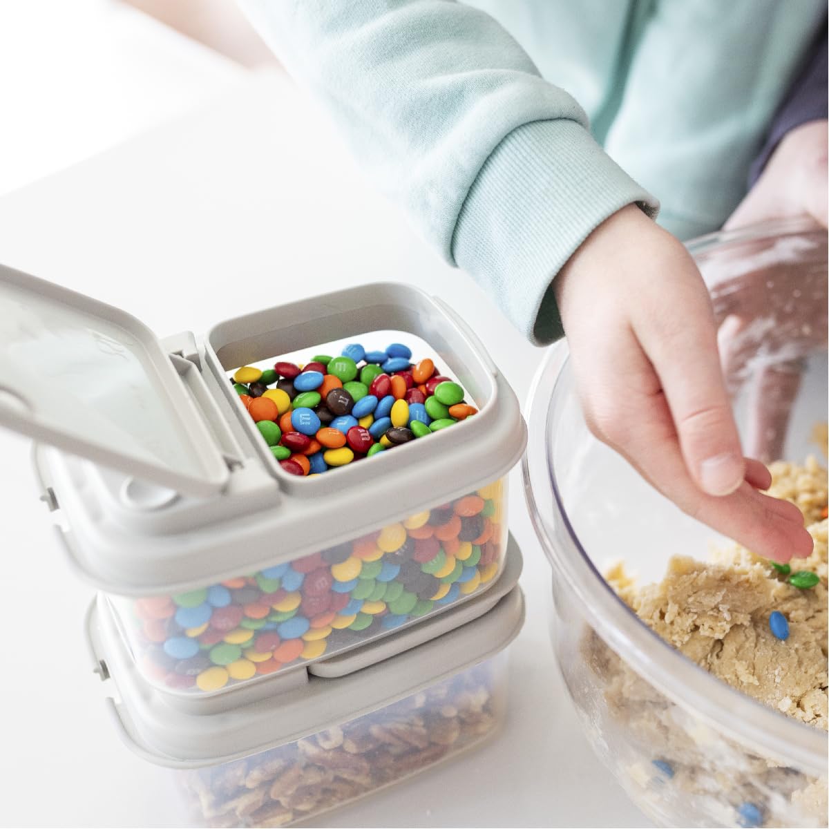 Buddeez Recipientes de plástico de varios tamaños con tapas: juego de contenedores apilables transparentes versátiles y duraderos sin BPA para cocina, manualidades, juguetes y más, juego de 10