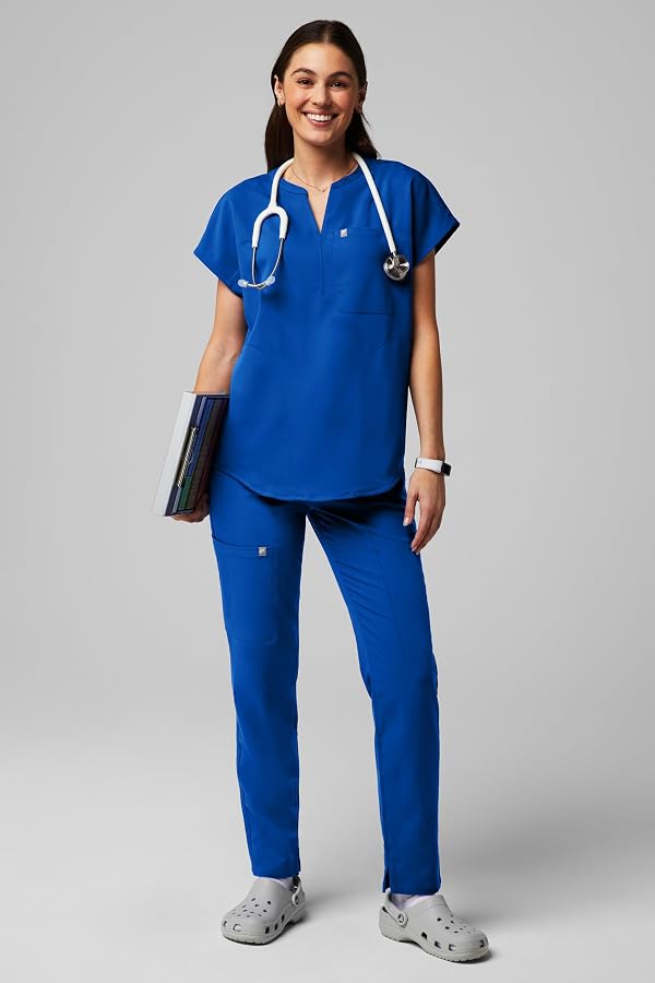 Fabletics Women's Evolve 3-Pocket Scrub Top with an Oversized Fit - MotionTech, 4-Way Stretch, Wrinkle-Resist, Anti-Shrink, M, Royal Blue by Fabletics - Used condition - Image 6