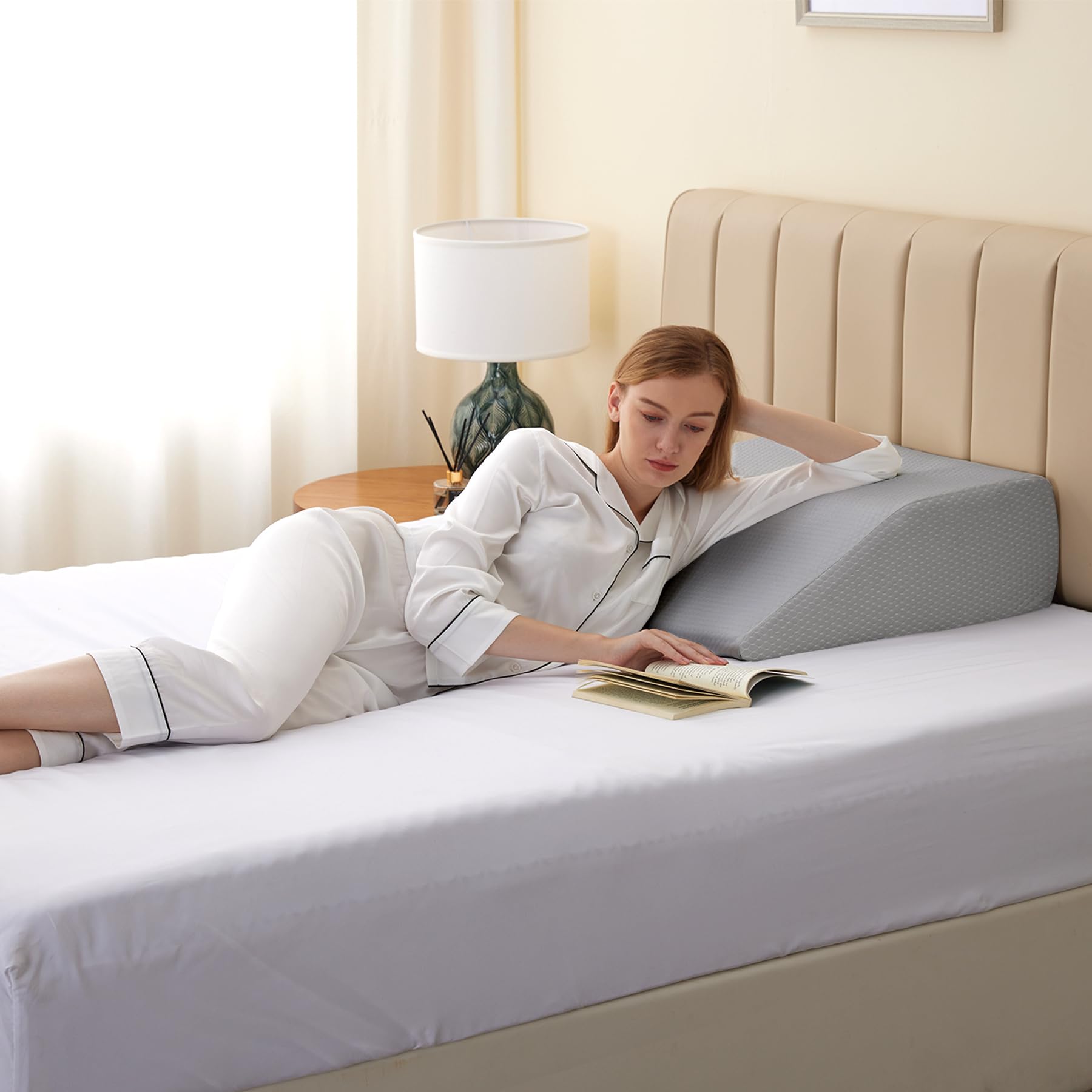 Bedluxe Beinerhöhungskissen, Beinkissen zum Schlafen, kühlendes Gel-Memory-Foam-Oberteil, Keilkissen für Beine, Beinkeile für Durchblutung, Schwellungen, nach Operationen – abnehmbarer Bezug (25,4 cm,