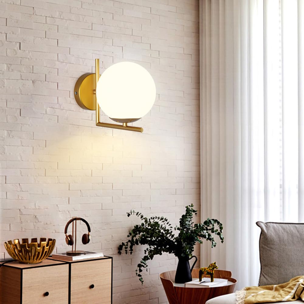 Applique da Parete per Bagno Interno, Lampada da Parete in Vetro Industriale Vintage in Ottone, Illuminazione da Parete cablata con Paralume in Vetro a Globo Bianco Latte per Comodino da Camera d