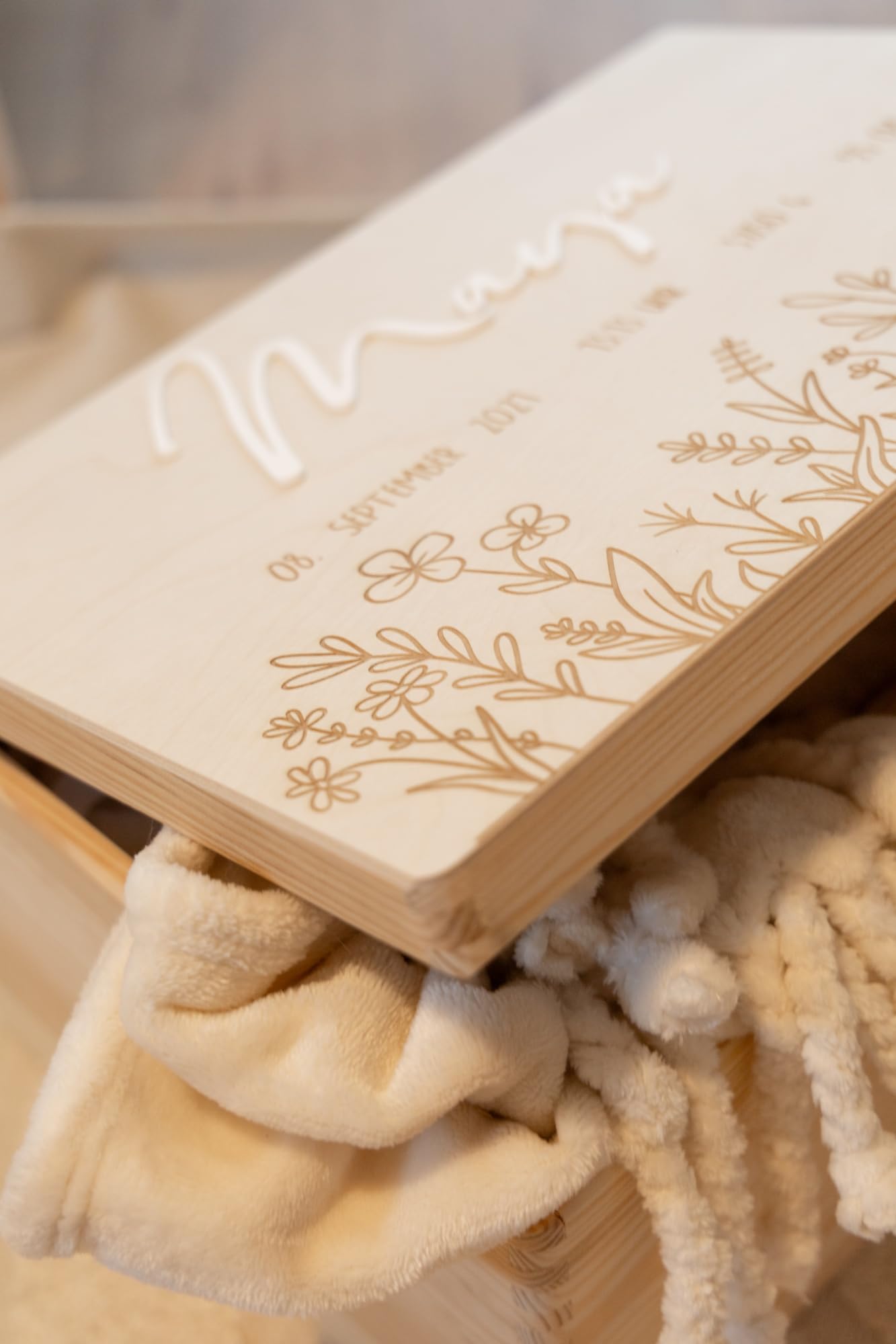 vonMia Erinnerungsbox Baby/Erinnerungskiste zur Geburt mit Blumenwiese – GRÖSSE M