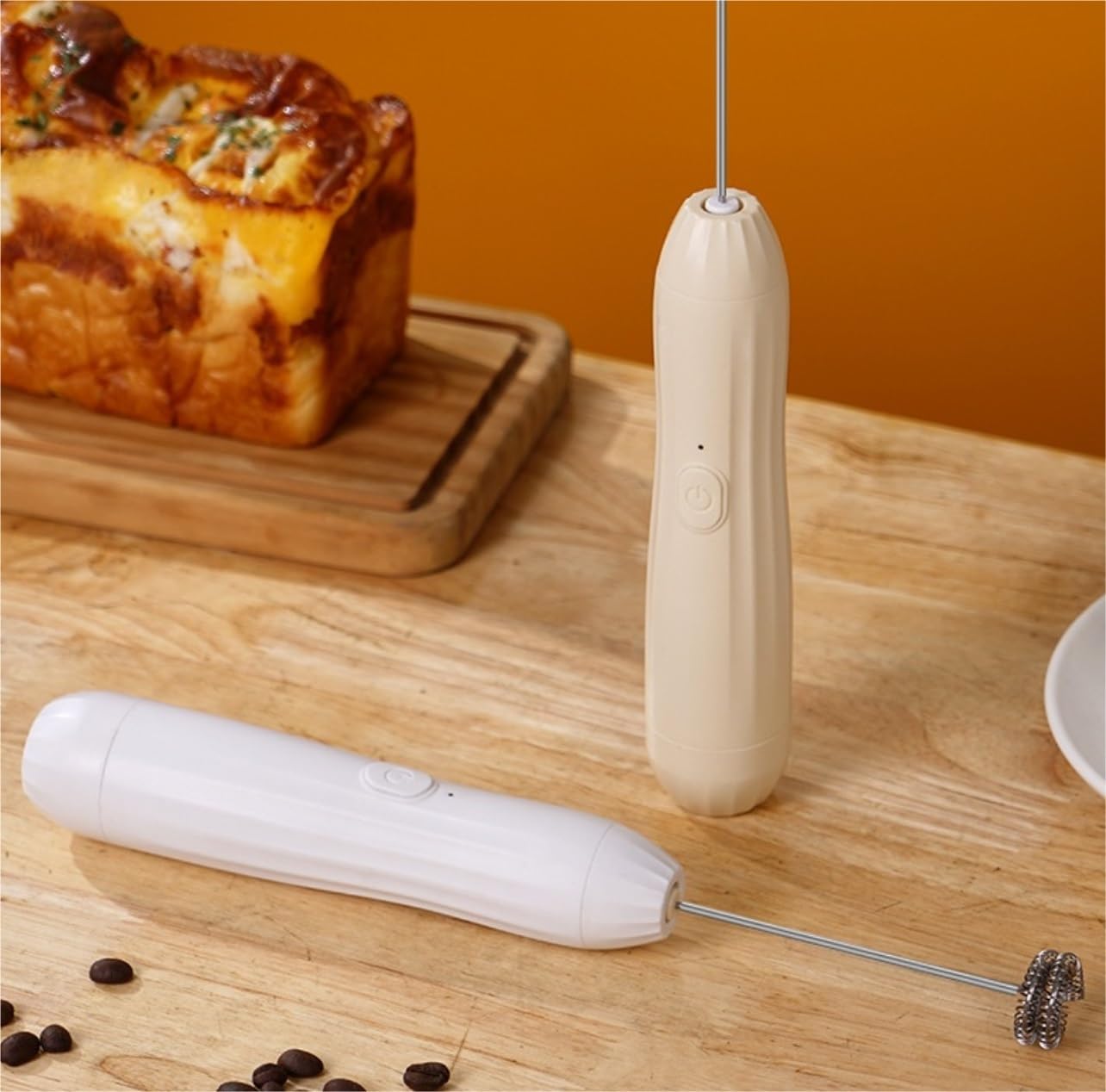 Espumador de Leche, Fabricante De Espuma De Mano Batidor Eléctrico Bebida Mezclador De Acero Inoxidable Espuma para Café Bubbler Leche para Capuchino(White,Battery)