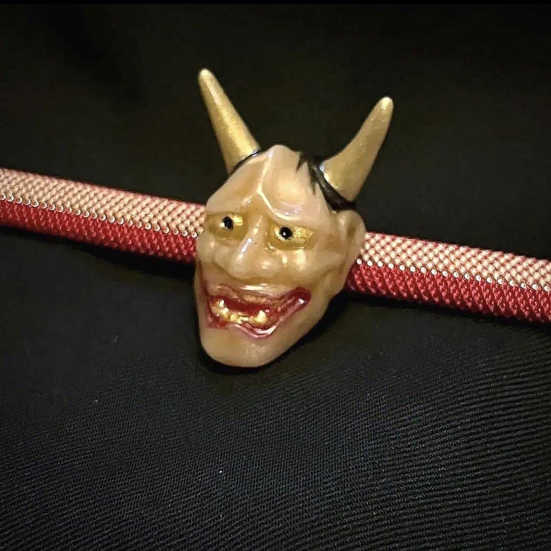 般若珊瑚帯留め和装小物