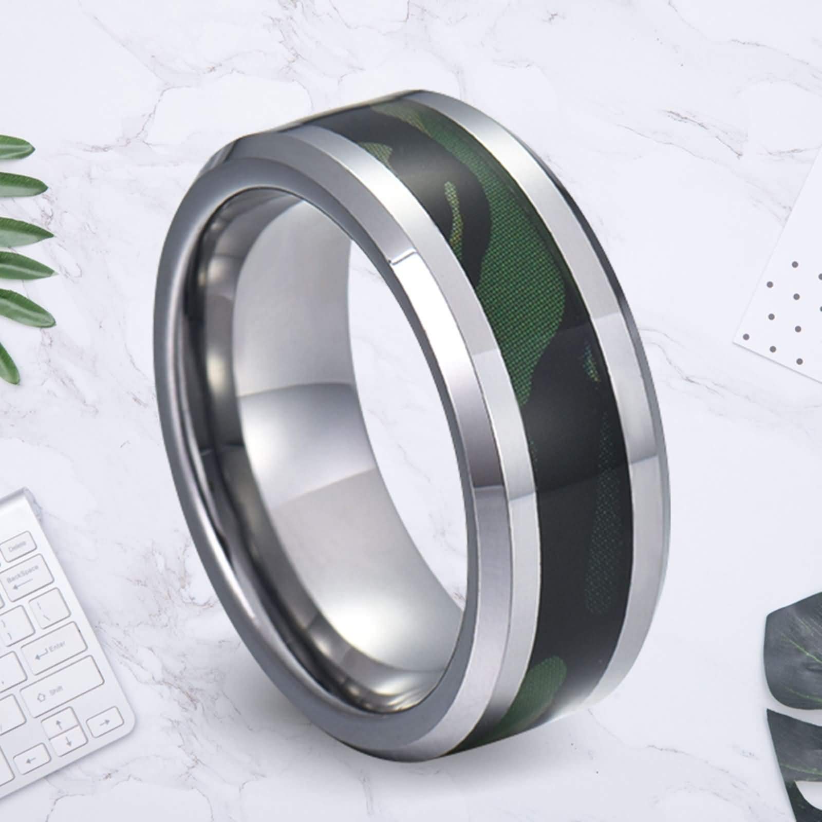 Anelli Uomo Tungsteno Anello con Intarsio Motivo Mimetico Bordo smussato Anello Fidanzamento Personalizzato 8MM Anello Tungsteno Argento Verde Misura 12-31