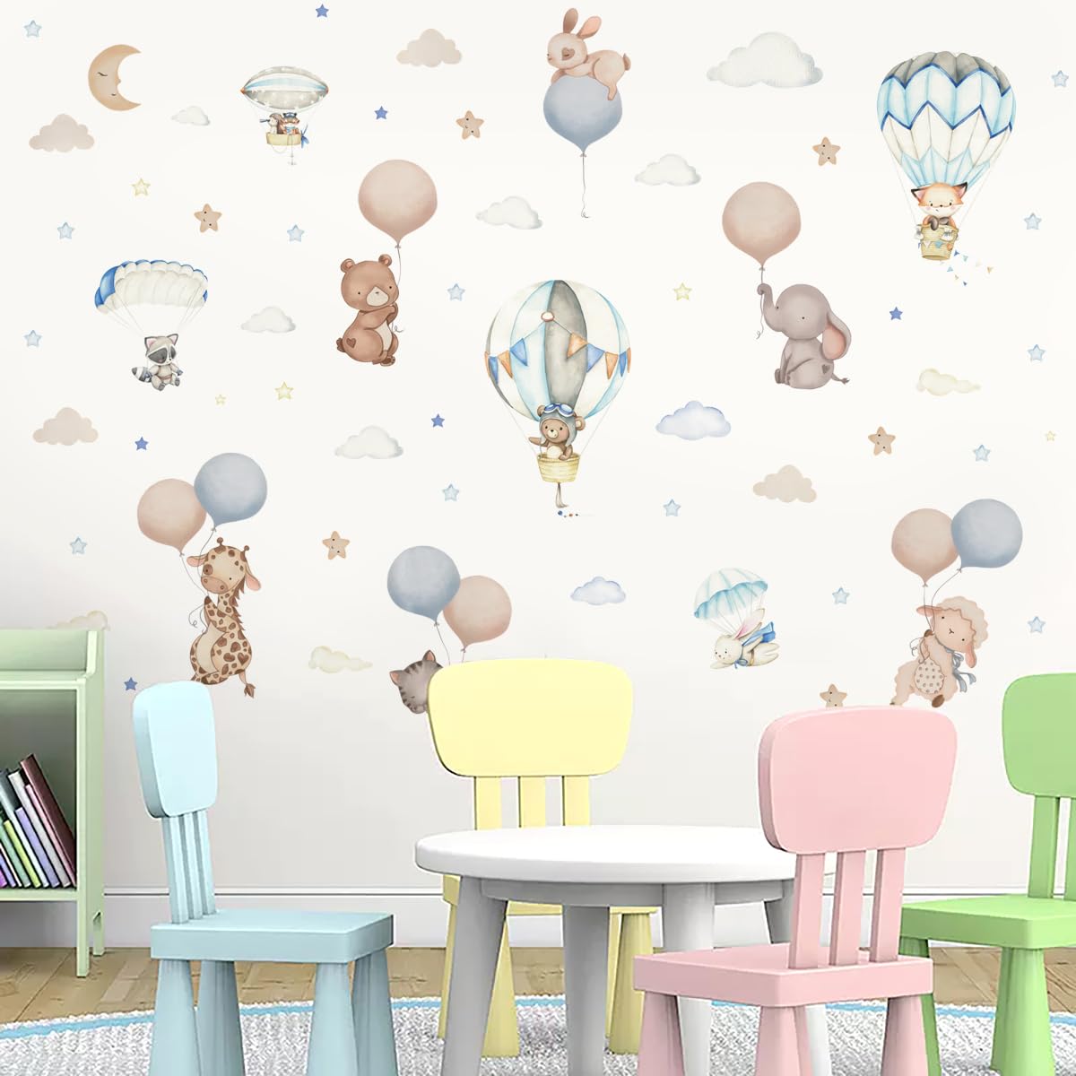 Kibi - Adhesivos de pared para habitación infantil, diseño de animales con globos, decoración mural para niños, nubes y estrellas, 130 x 88 cm, azul y beige