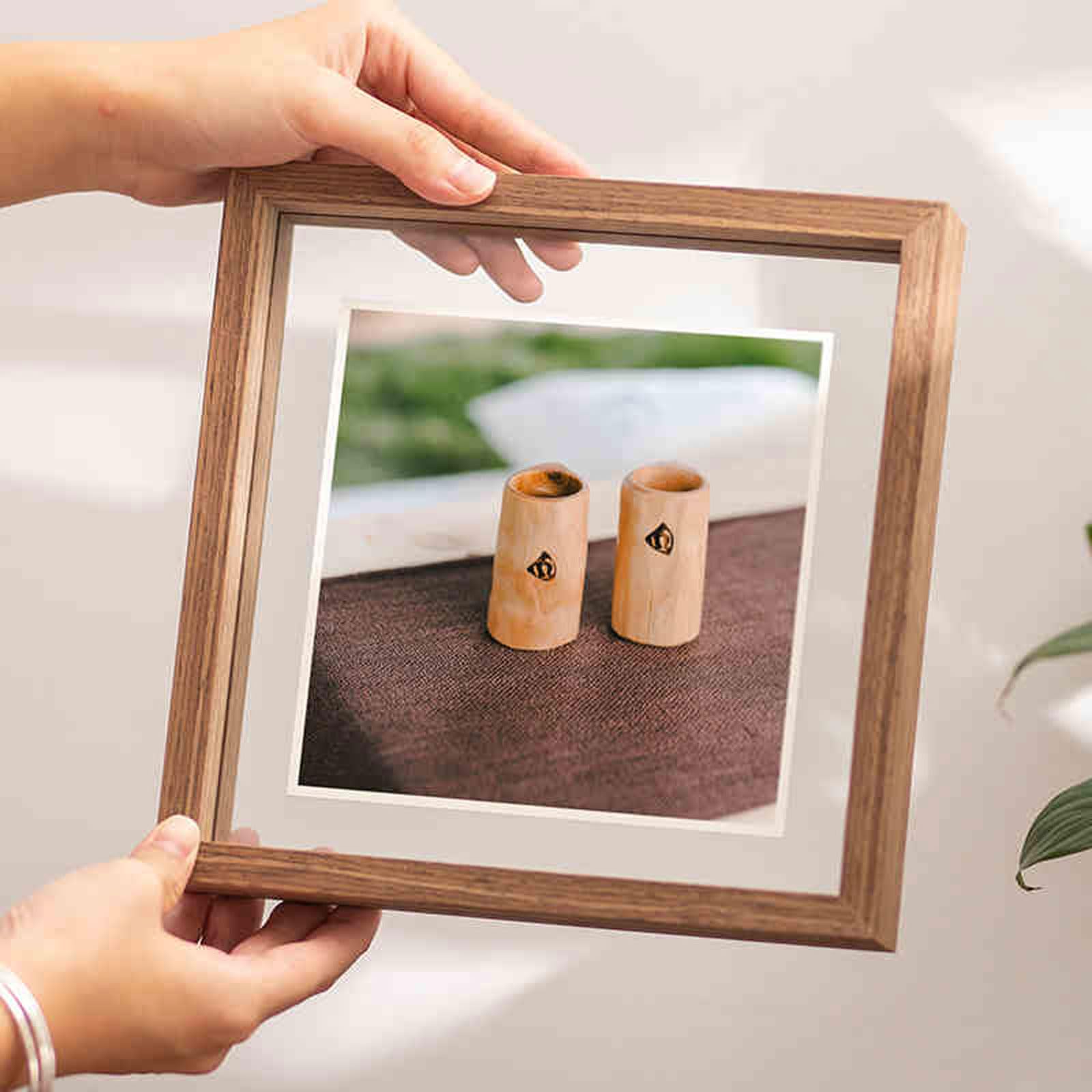 Machtiging Floating Frame Double Sided,Floating Glass Frames,A4 Wooden Frame,Floating Frame For Canvas,Double Glass Picture Frame Display Photo,Double-Sided,For Picture Desktop Decoration,Artworks
