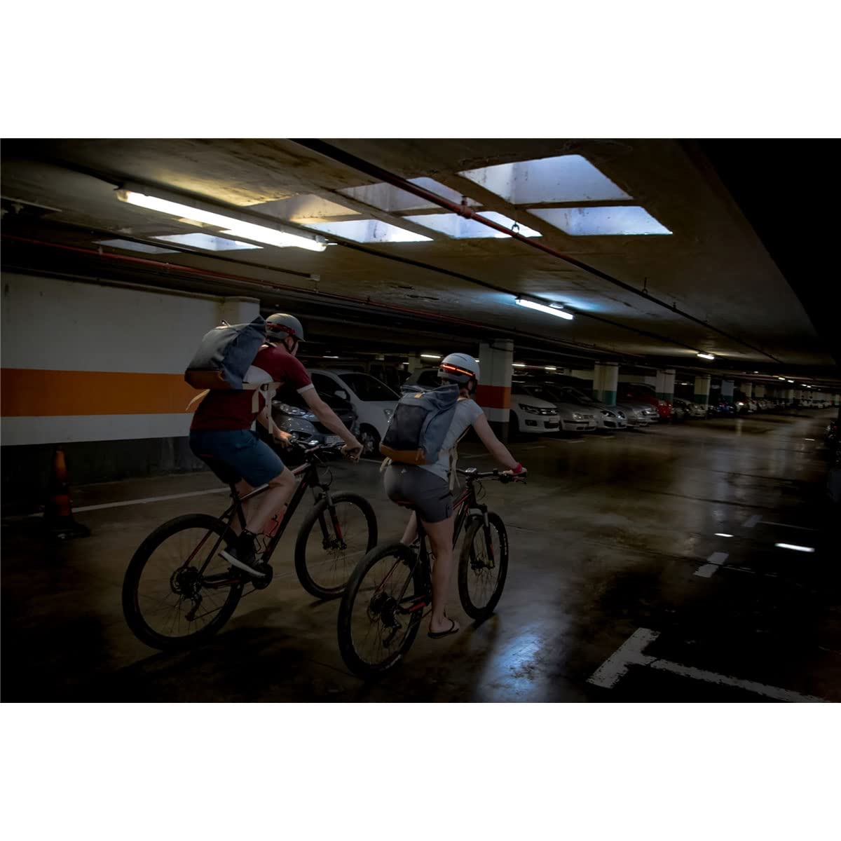 LIVALL BH51M Neo 2020 Casque de vélo intelligent avec feux d'avertissement de frein, clignotants, alerte de détection de chute, haut-parleurs stéréo et microphone pour la lecture de musique