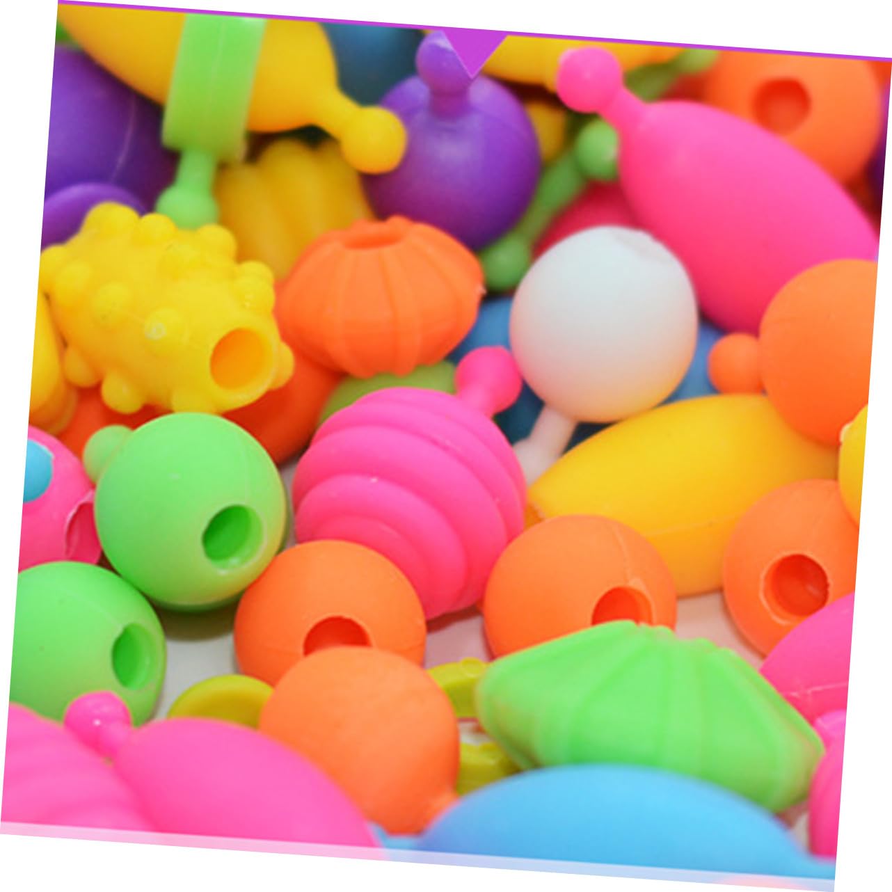 FUNOMOCYA 1 caja Kit Manualidades Niña con Cuentas de Plástico Coloridas DIY para Pulseras y Collares Caja Organizadora Portátil para Creación Creativa y Desarrollo Motriz
