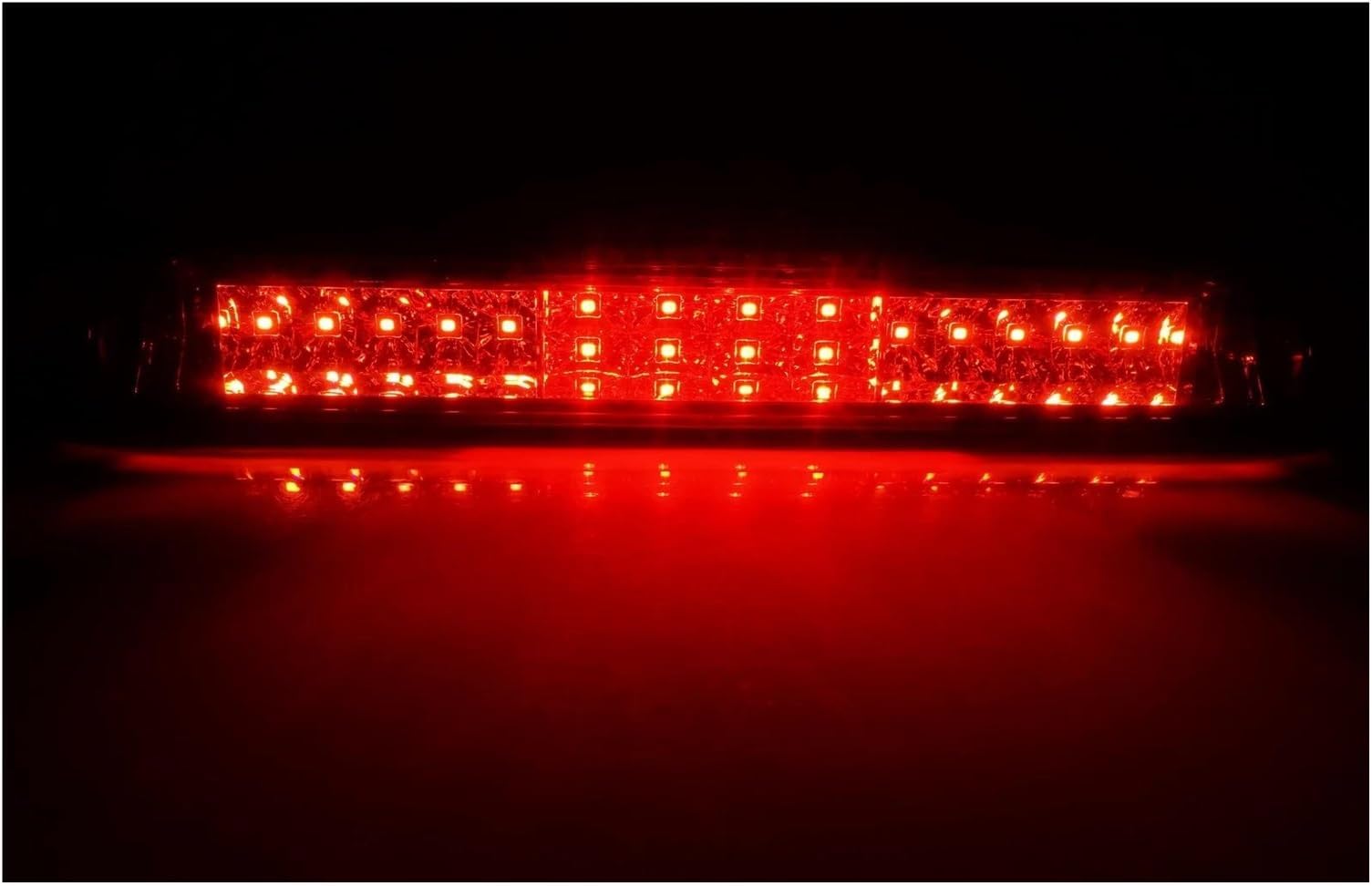Third Brake Light For GMC For Sierra 1500 2500 3500 HD 1999-2006 LED 3rd Third Tail Brake Stop Cargo Light Red LED Tail Stop Light