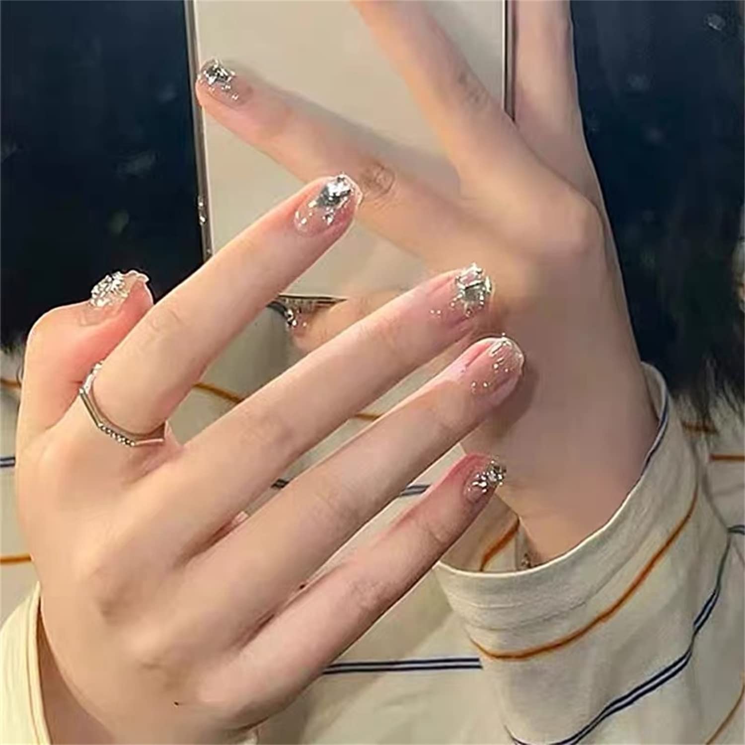 AKAZI Unghie finte a Pressione, 10 Pezzi indossabili per Manicure, Unghie finte Fatte a Mano, Set di Unghie finte Artificiali riutilizzabili per Donne e Ragazze (M) (L)