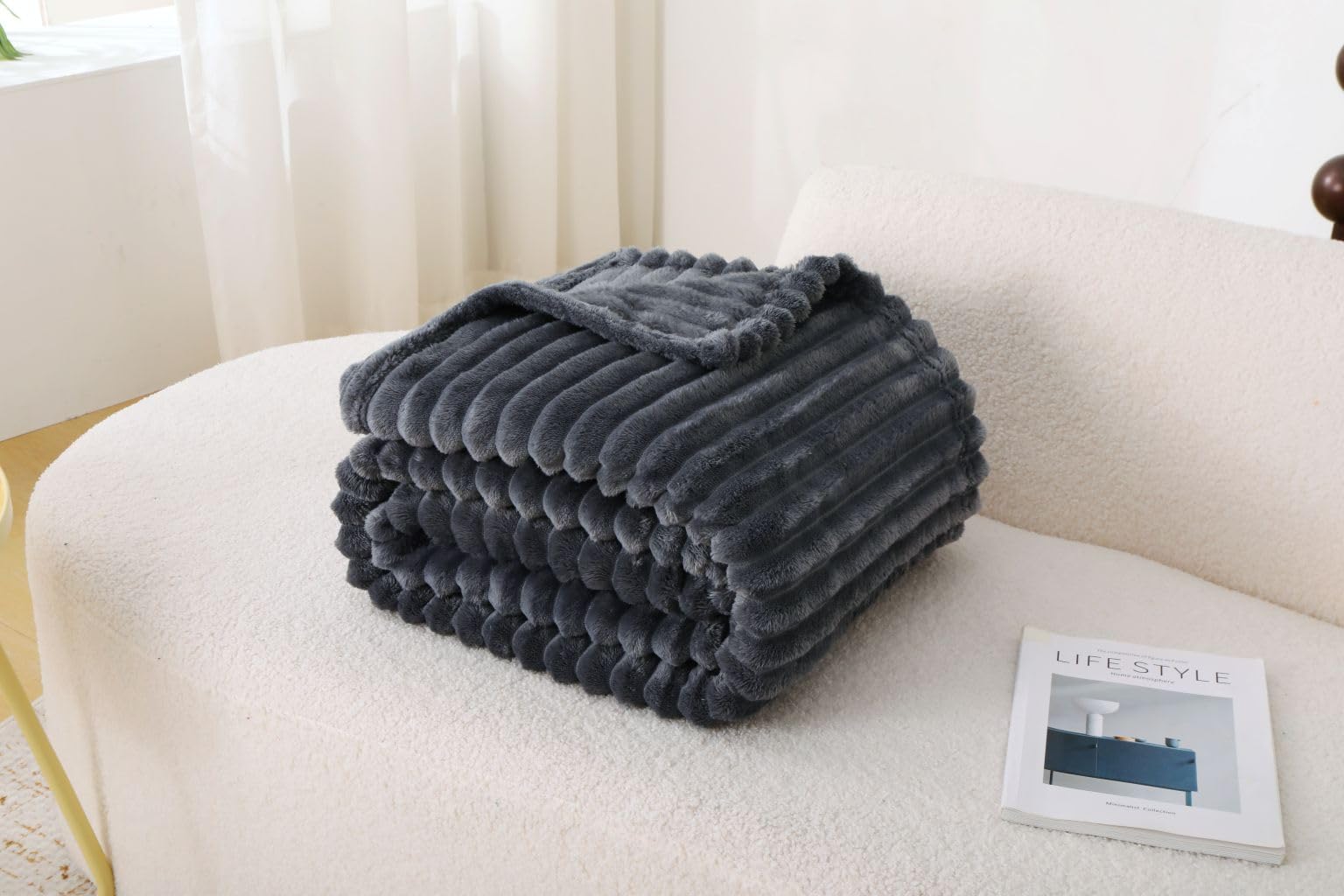 INSAFIANS Chunky Ribbed Fleece Throw Blanket Super Soft Warm Plush Throw for Sofa Large Bed Couch (Charcoal Double)
