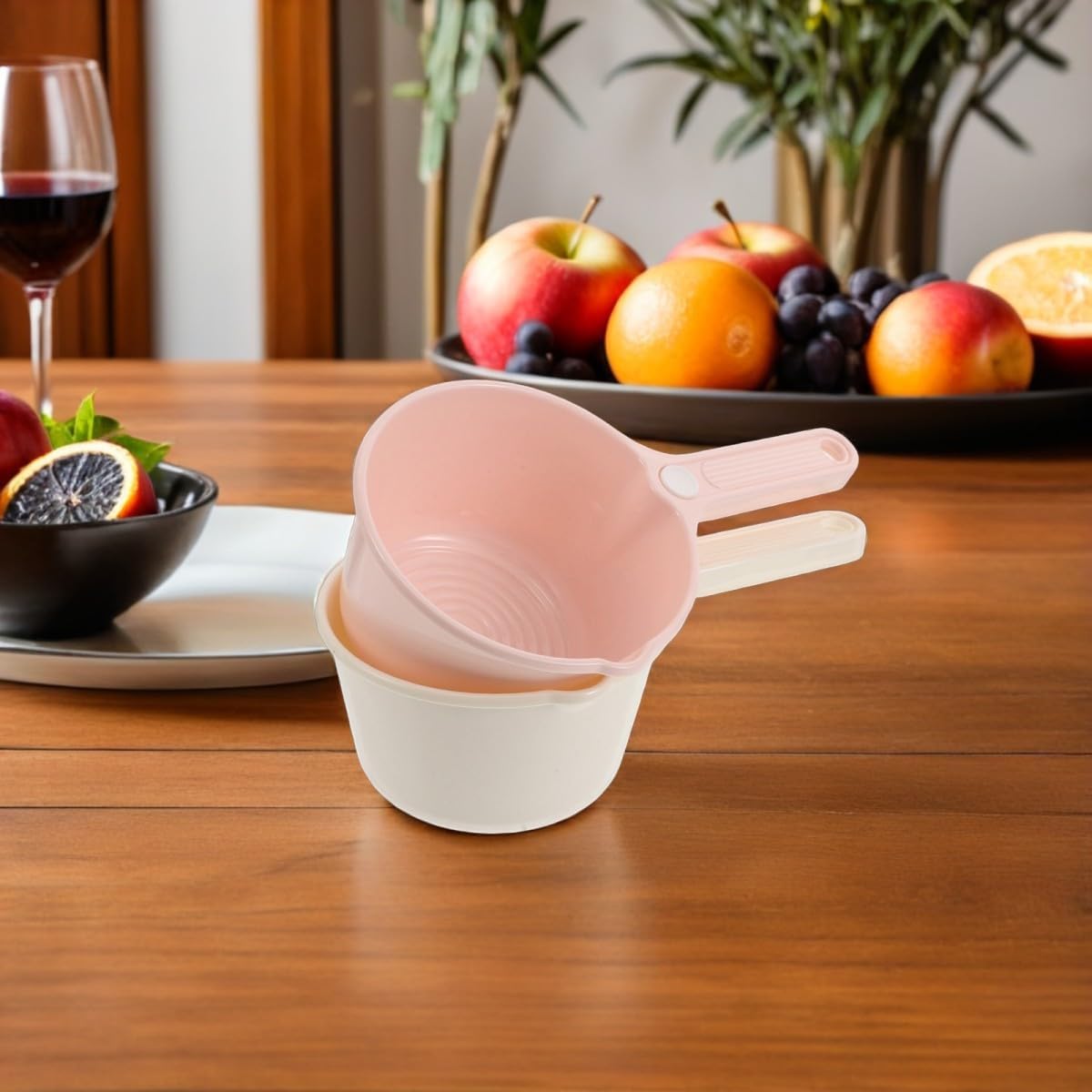 Plastic Water Ladle Space-saving Plastic Water Scoop 2pcs with Long Handle and Hanging Hole, Sturdy Bath Rinse Cup that Won’t Deform or Collapse for Bathing and Kitchen Use