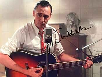 アベンジャーズ トム・ヒドルストン 直筆サイン入り写真 保証書付き　ki9 アベンジャーズ トム・ヒドルストン 直筆サイン入り写真 保証書