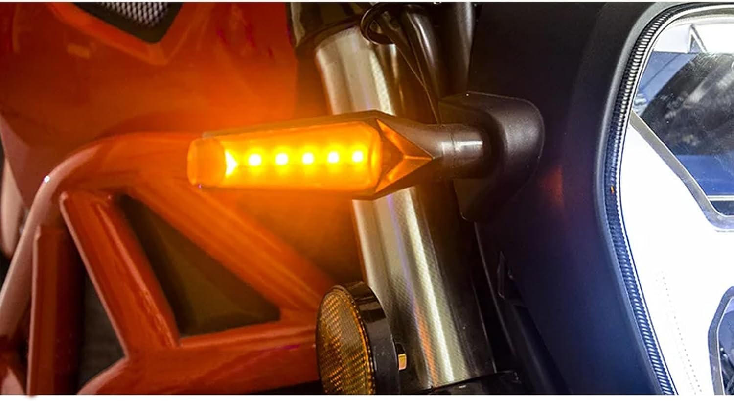 4Pcs Universal Motorcycle turn signals 6 LEDs light Compatible With Kawasaki Honda Suzuki BMW KTM Yamaha Moped Scooter Dirt Bike MSX X-ADV R125 FZ1 Water Flowing Indicator Arrow Blinker Lights (4Pcs)