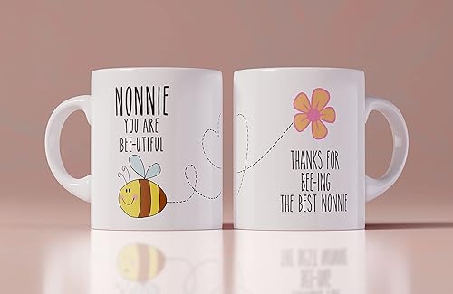 Nonnie You Are Bee-Utiful Beautiful - Taza de café con mensaje personalizado con ilustración de abeja linda, regalo para el día de la madre, regalo