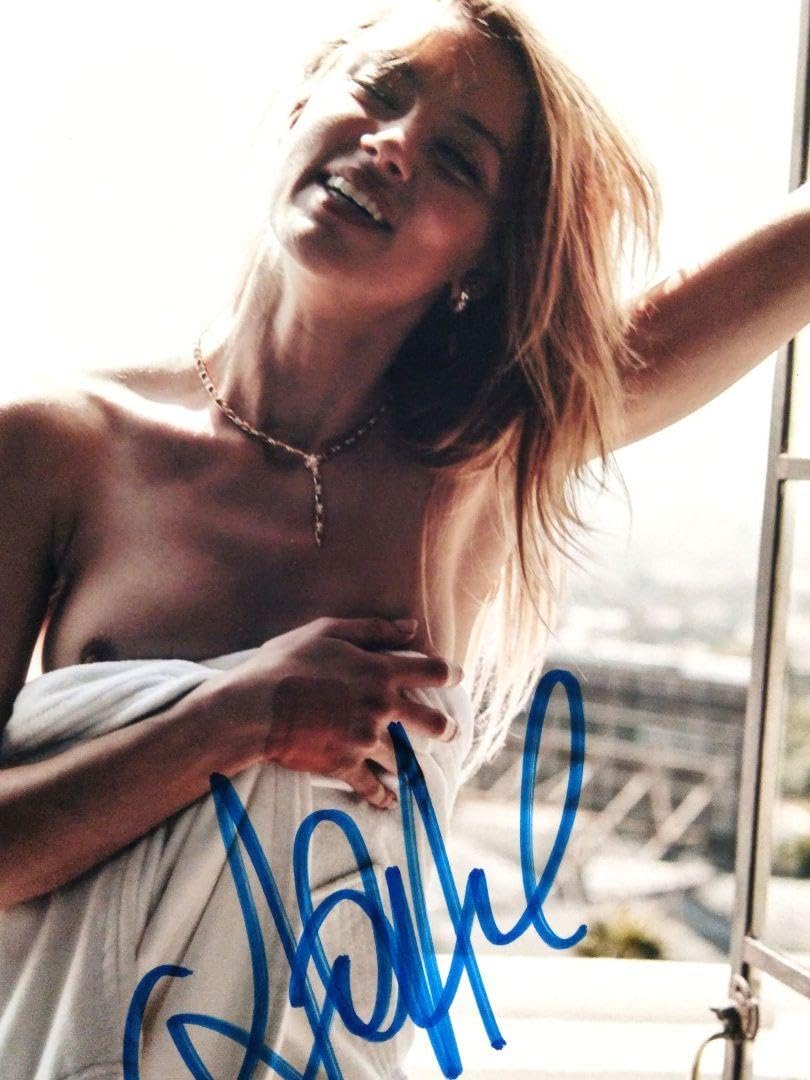 Amazon.co.jp: セール…アンバー ハード直筆サイン入り2Lサイズ写真  