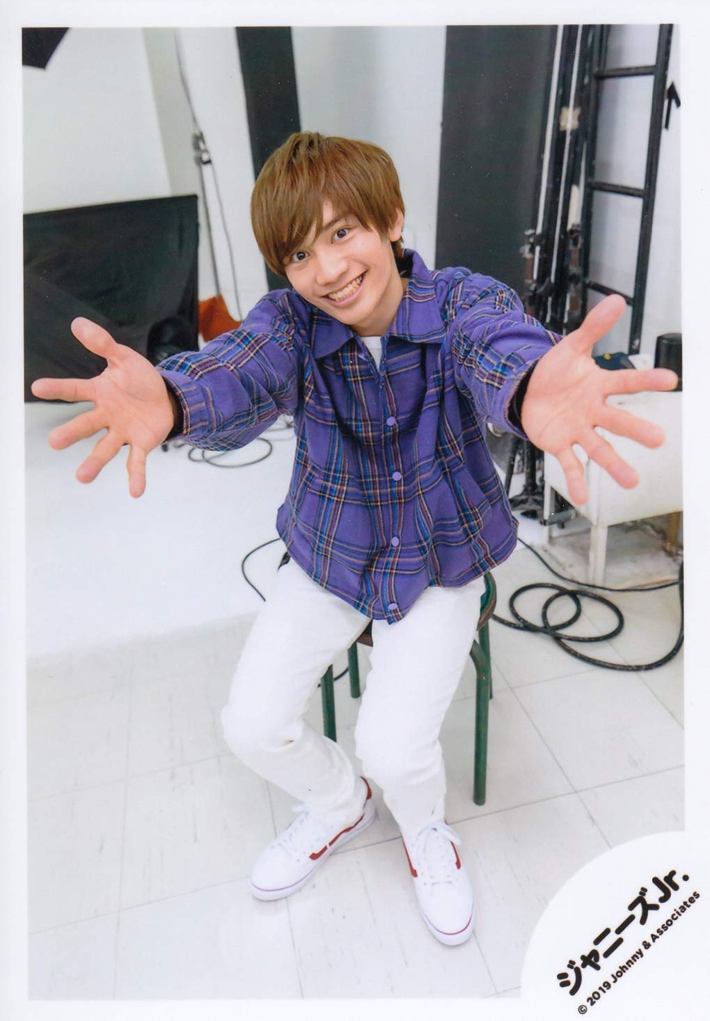 Amazon.co.jp: なにわ男子 公式 生 写真（藤原丈一郎）J00177 : おもちゃ