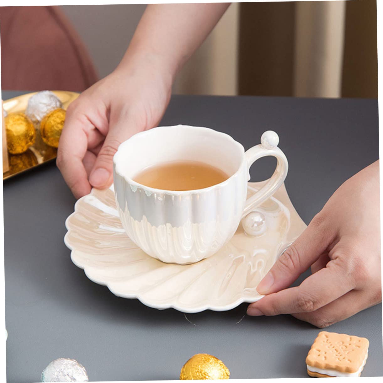 Kaffeebecher mit Untertasse Einfach zu Reinigen Weiß Keramik 240ml und Kaffeezubehör Multifunktionaler Haushaltswasserbecher Elegantes Design für Täglichen Gebrauch