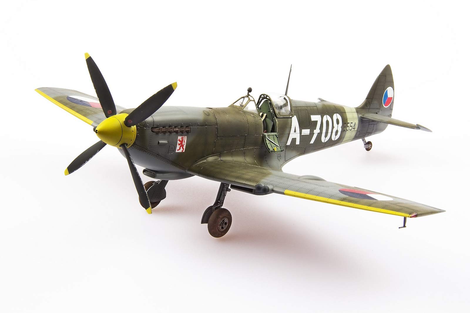 エデュアルド 1/48 スピットファイアMk.I リミテッドエディション Amazon.co.jp: エデュアルド 1/48スピットファイアMk.IXe プロフィ