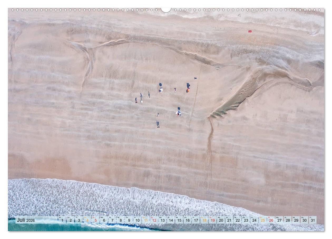 Strand im Blick der Drohne (hochwertiger Premium Wandkalender 2026 DIN A2 quer), Kunstdruck in Hochglanz: Wunderschöne Strände, Einladungen für den ... Bilder von oben. (CALVENDO Natur)