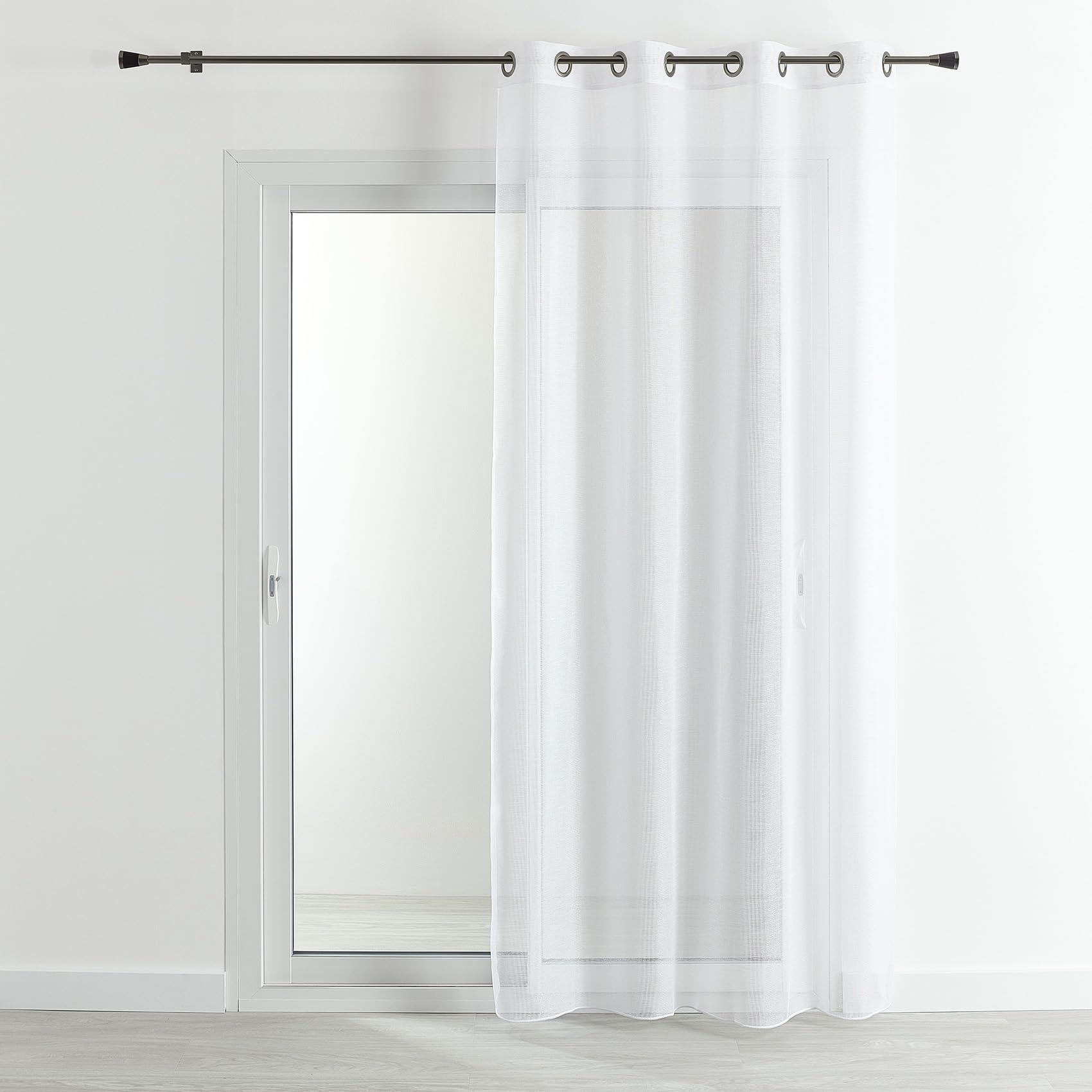 QABANE - Voilage Ignifugé Certifié Non Feu M1 - Polyester - Sécurité Incendie ERP - 8 Œillets Ronds - Prêt à Poser - 145 x 240 cm - Blanc