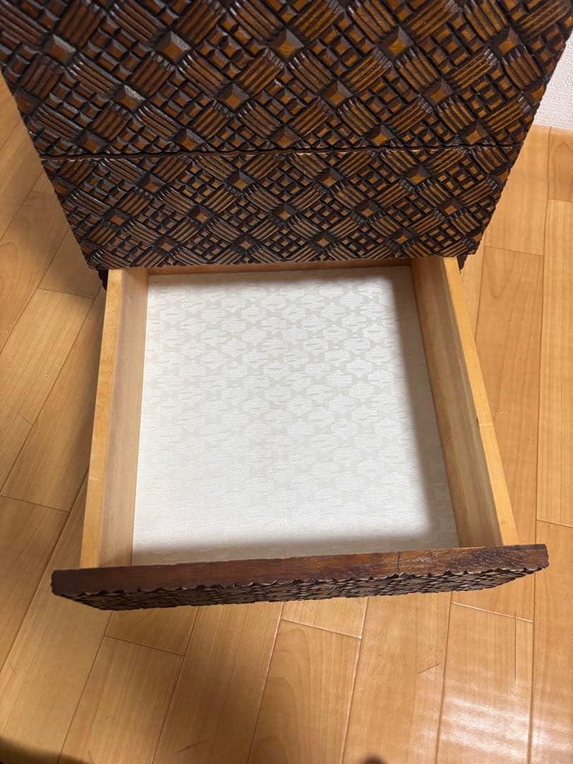 Amazon.co.jp: 木彫り細工 寄木細工 三段引き出し 高級民芸家具 小物