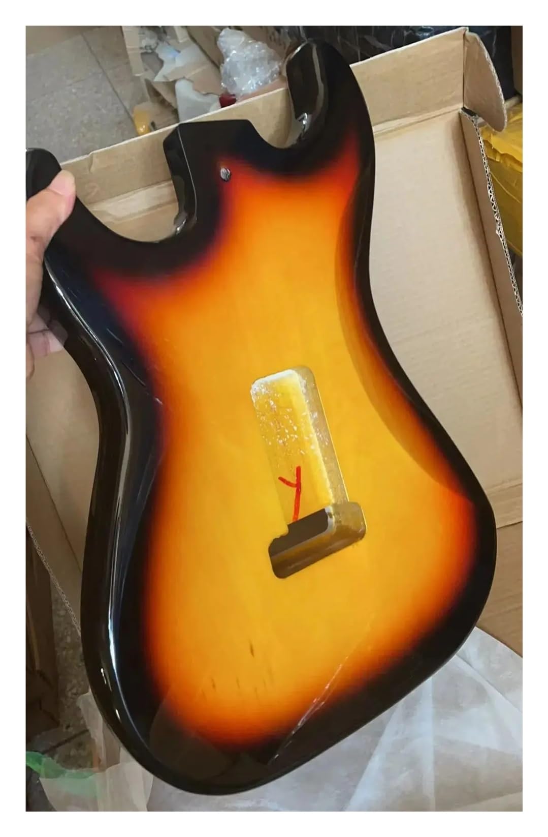 Cuerpo de guitarra eléctrica Sunset SSH con acabado brillante, madera de álamo, hermoso color Sunburst, parte de barril, bolsillo de 5,6 cm