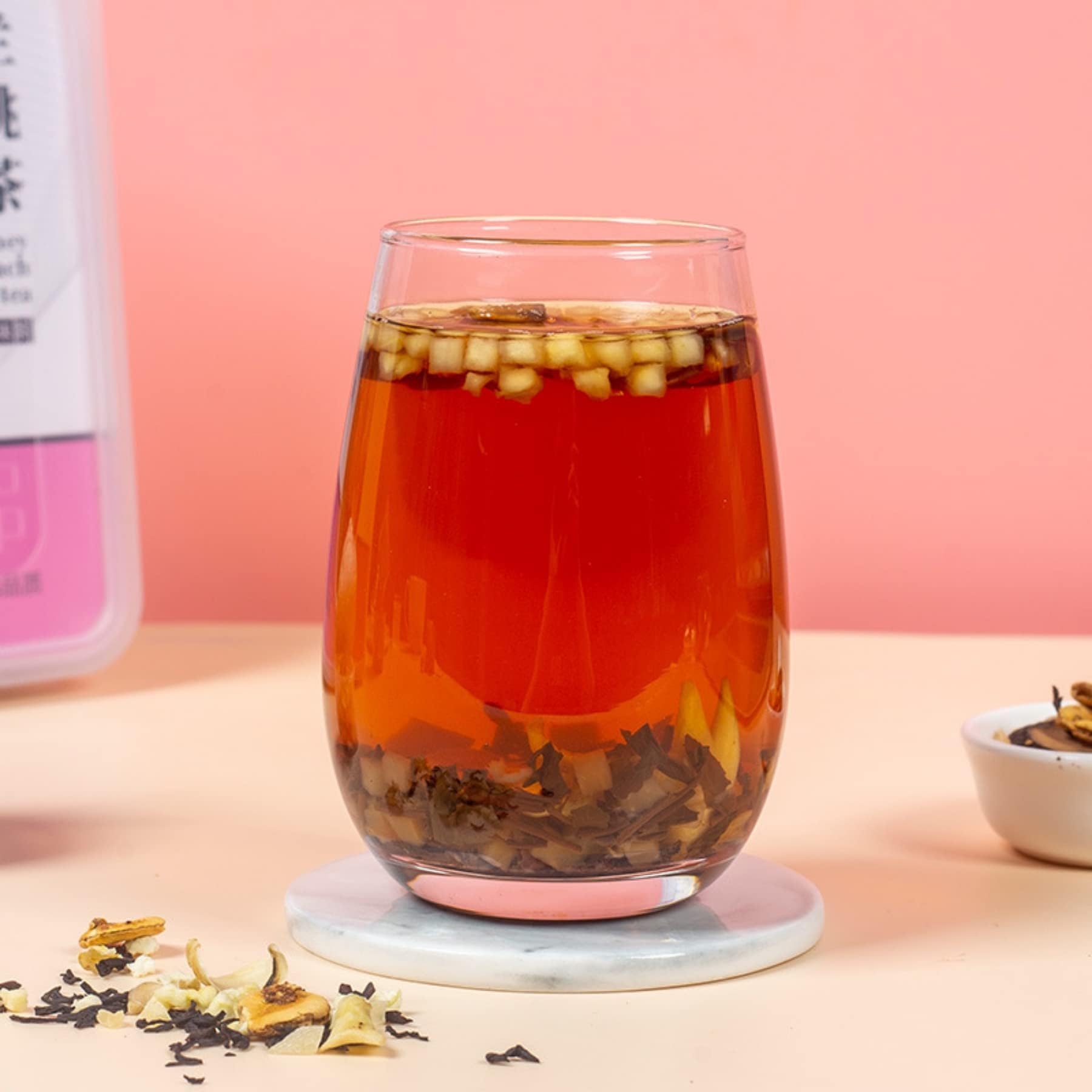 Leckere Pfirsich-Oolong-Tee-Kombination Chinesischer Kräutertee, Gesundheitstee 360g (12g * 30 Dosen/Karton) Geschmacklicher Schwarztee
