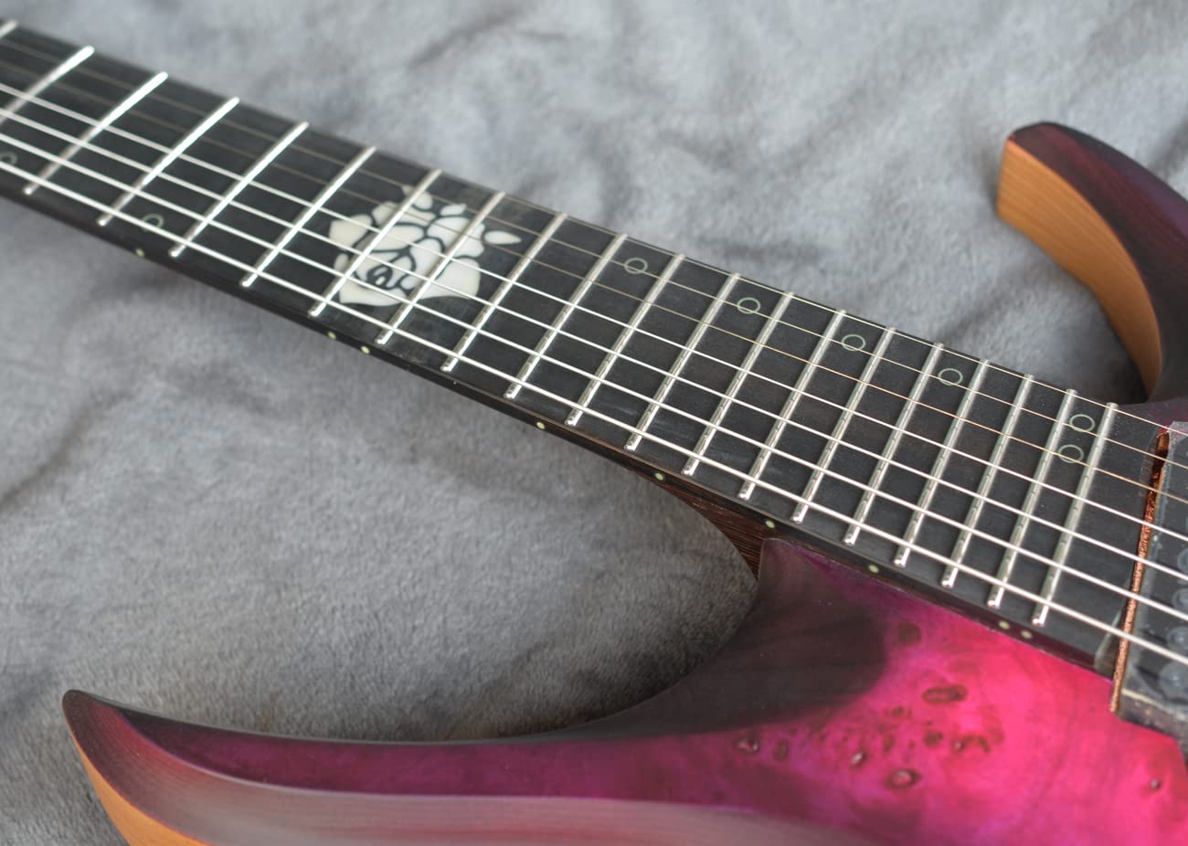 2020 New Fanned frets 7 Strings Headless Electric Guitar