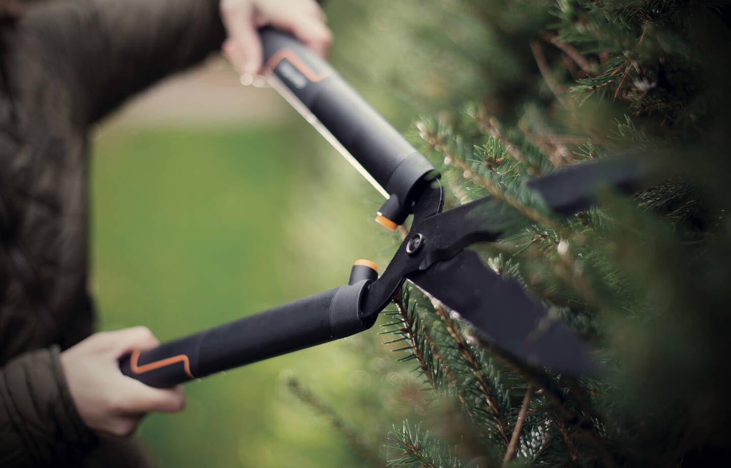 Fiskars Cisaille à haie SingleStep, Lame ondulée, Lames en Acier, Longueur: 58 cm, Noir mat, HS22, 1001433