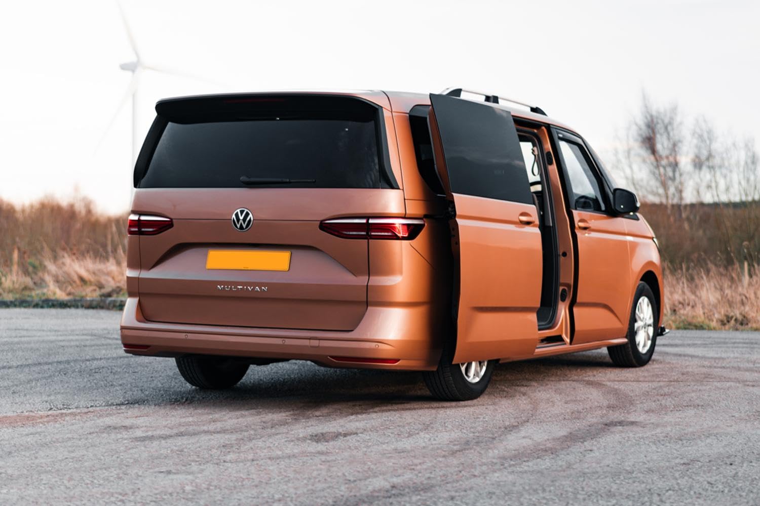 Sonnenschutz Blenden passend für VW T7 Multivan ab 2021 (Langversion/langer Überhang, nicht bei Schiebefenstern) Komplett-Set AZUGA AZ17002943 Sonnenblenden