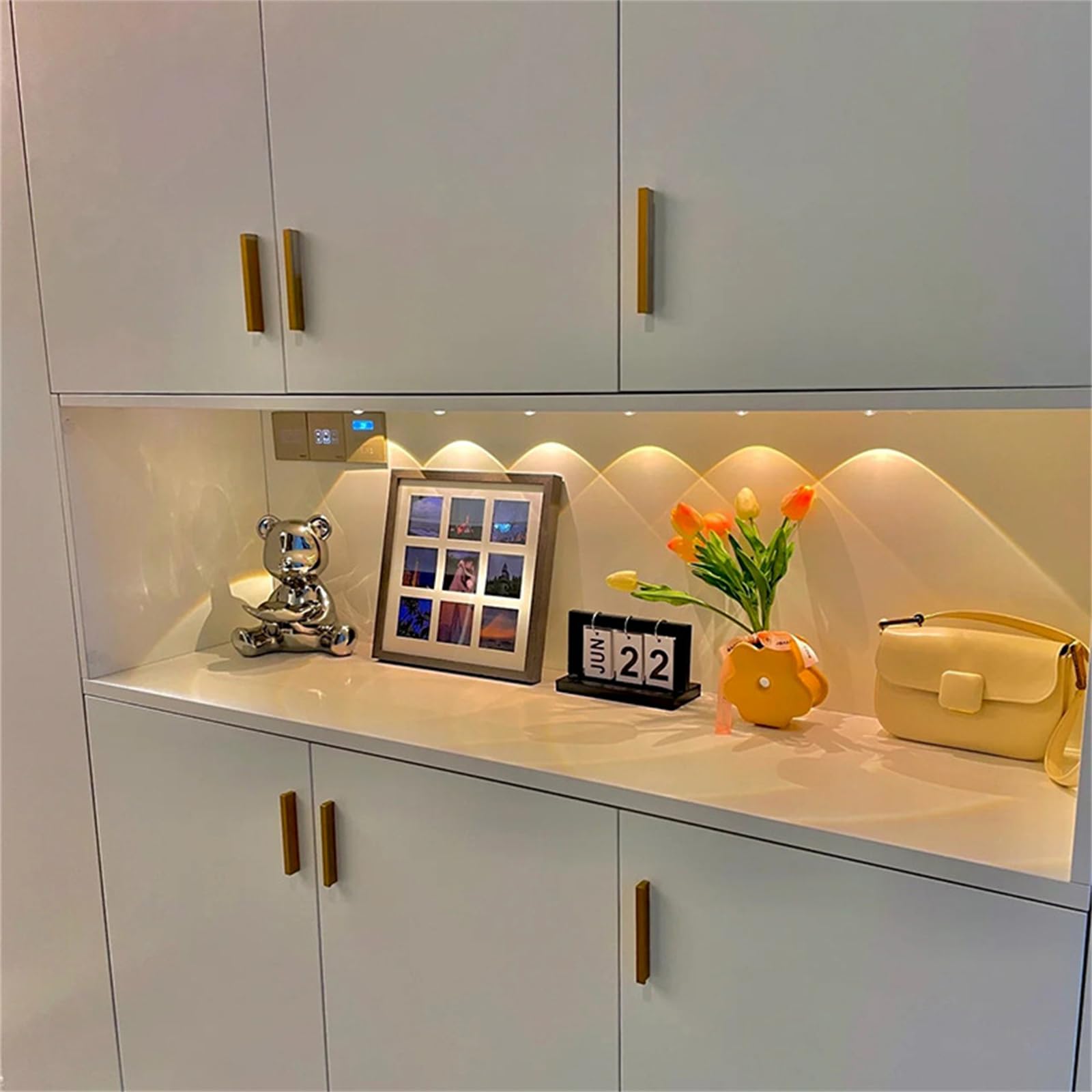 Luce Armadio LED con Telecomando Armadio Led con Sensore di Movimento Sottopensile Dimmerabile Lampada Cucina Scale Soggiorno Bagno Camere da Letto 3 Temperature di Colori (120cm)