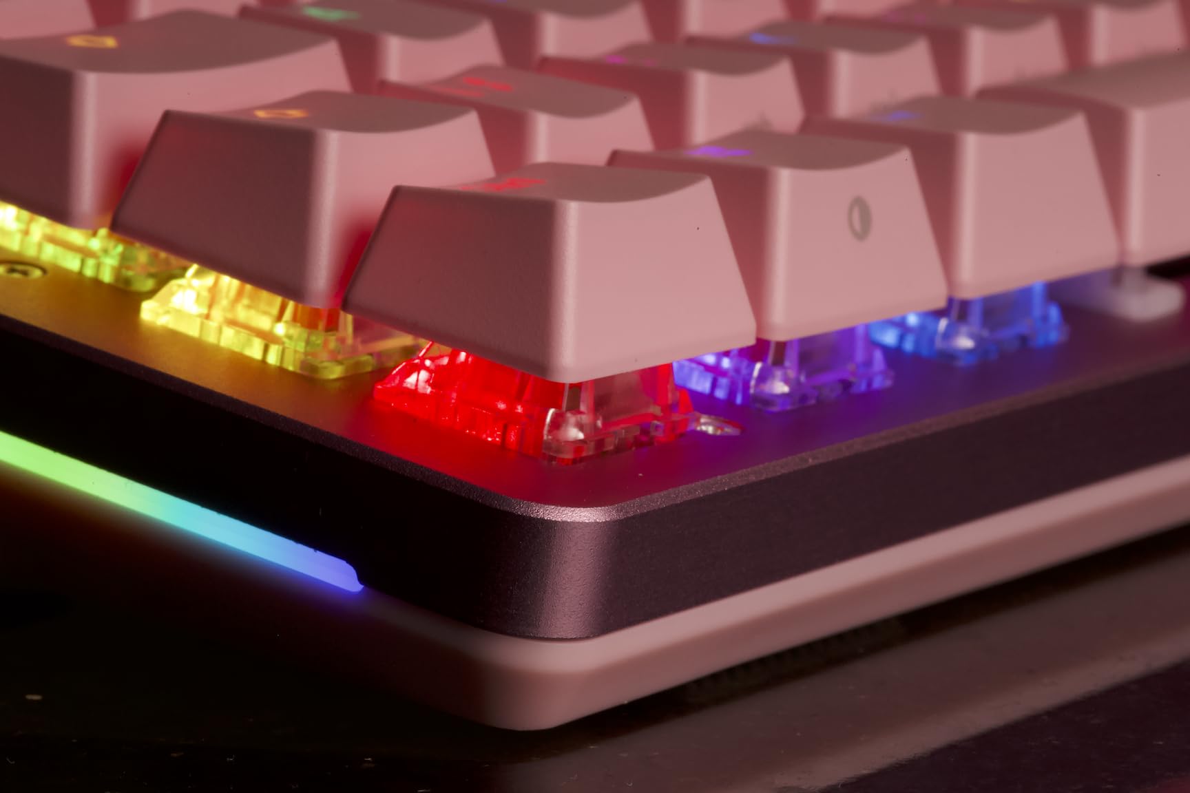 GLORIOUS GMMK 2 (65%) Mechanische Tastatur, Fox, ISO in Rosa | Aluminiumoberfläche für Biegsteifheit, Hot-Swap, Tastenweise RGB-Beleuchtung & Doubleshot-Kappen, PC-Gaming auf hohem Niveau