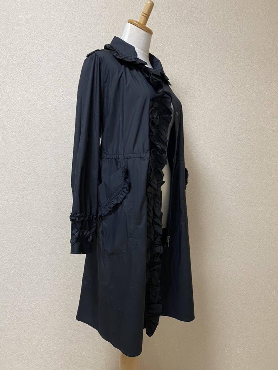 トゥービーシック　ナイロンコート　フリル　ベルト　黒　ブラック　大きいサイズ42 トゥービーシック ナイロンコート フリル ベルト 黒 ブラック