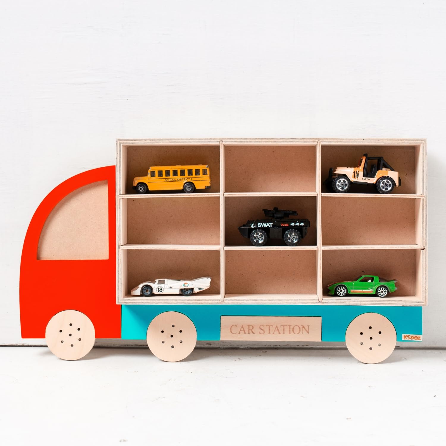 Kidoz Wooden Car Parking Mini Station for Girls & Boys Red- Motor Skills Learning Toy Car Hanging Storage for Toddler, Wooden