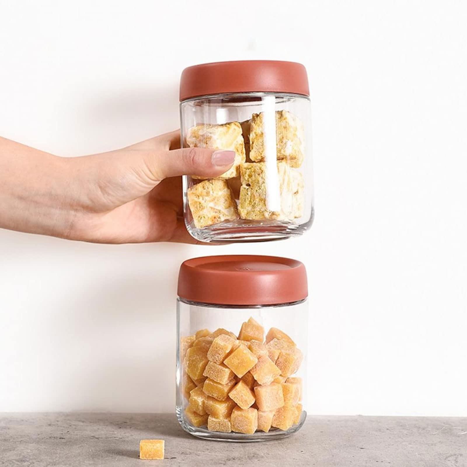 Pots à épices en Plastique Multi-usages - Lot de 6 | Récipients de Conservation des Aliments avec couvercles | Compatible avec Le réfrigérateur | Conception empilable | Blanc