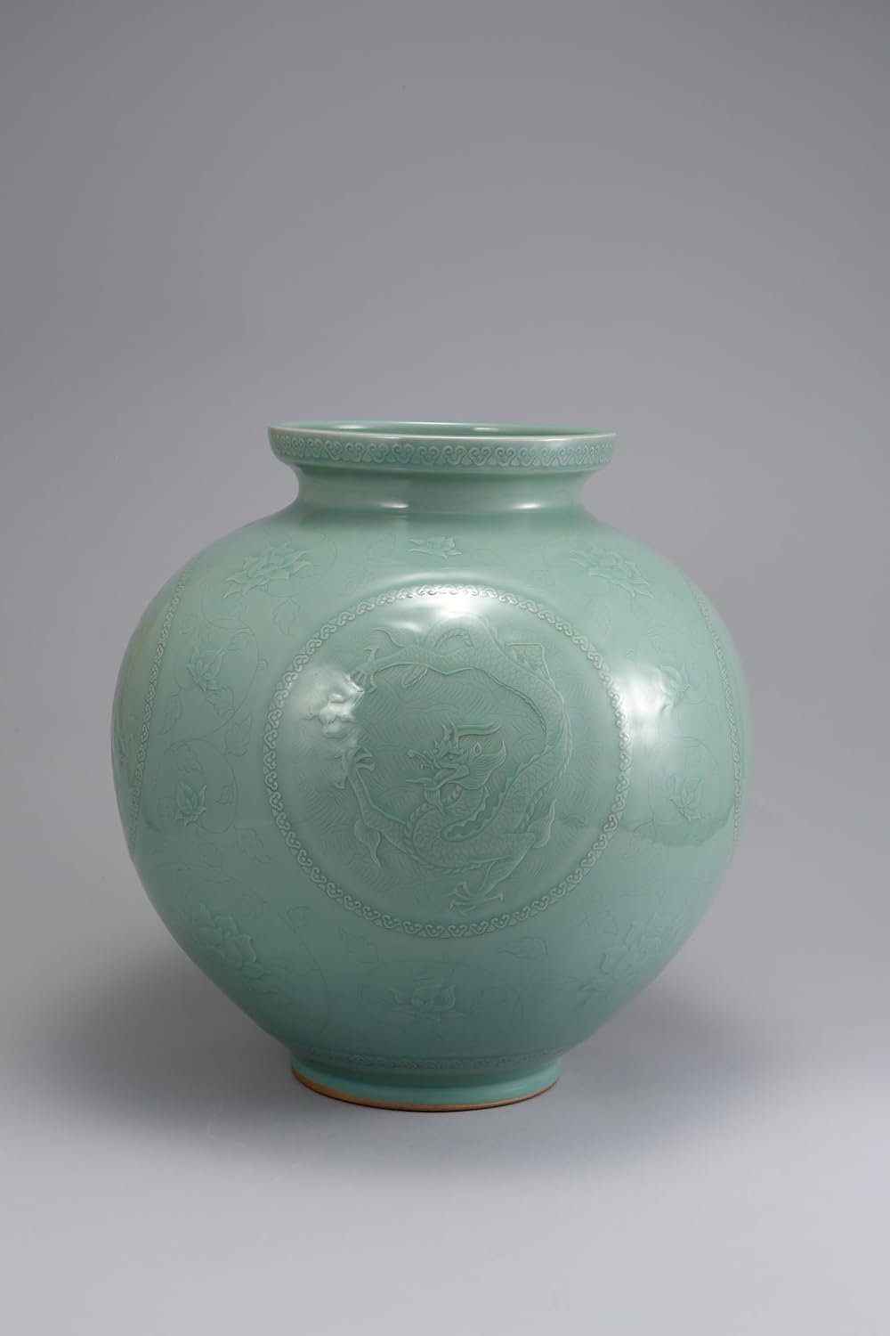 中国 龍泉窯 青磁 陽刻 龍鳳凰花文 扁壷 V R7826 中国龍泉窯青磁