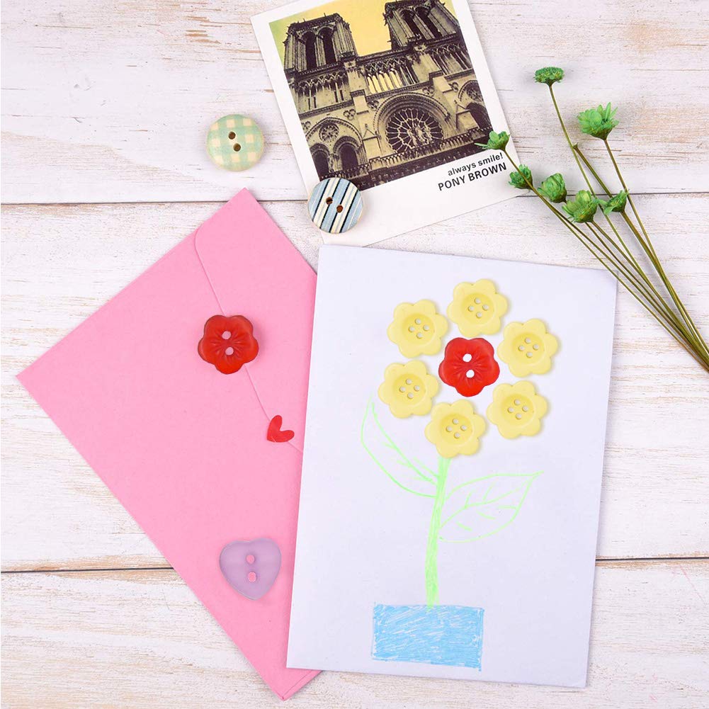 800 sztuk kolorowych guzików z 20 sztukami drutu, mieszanka guzików do majsterkowania, różne rozmiary i kolory, do szycia, rzemiosła, scrapbookingu i DIY, ręcznie robione ozdoby, ozdoby kartek, guziki z żywicy.