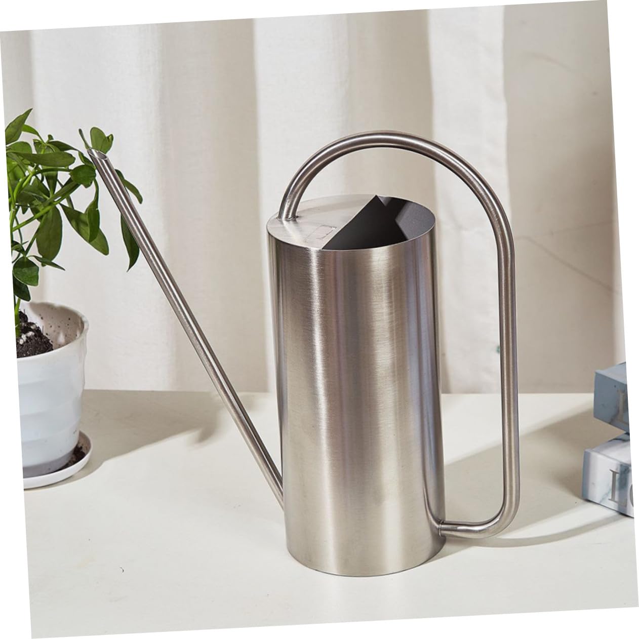 Gießkanne Stabile und Leicht zu Greifende 1,5l mit Langem Ausguss Edelstahl Pflanzengießkanne für Zimmerpflanzen und Gartenbewässerung