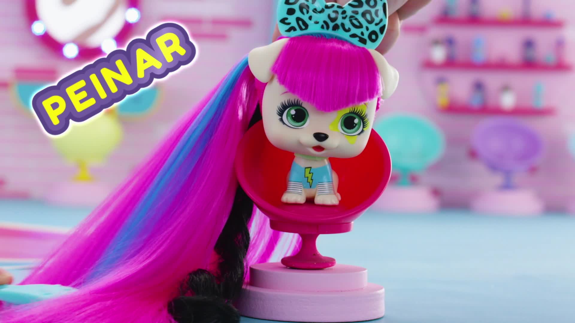 Vip Pets Mini Fans Spring Vibes | Muñeca perrita Sorpresa Coleccionable con Pelo Largo y Perfumado para peinar - Juguete Regalo para niñas y niños 3 Años Vip Pets Mini Fans Spring Vibes | Muñeca perrita Sorpresa Coleccionable con Pelo Largo y Perfumado para peinar - Juguete Regalo para niñas y niños 3 Años
