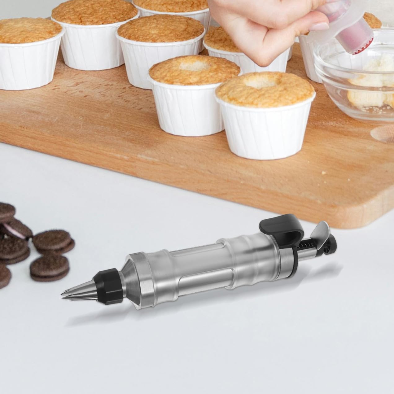 Edelstahl Torten Dekorierwerkzeug mit Verschiedenen Aufsätzen für Kuchen Backen und Tortendeko Profi Backzubehör für DIY Kekse und Cupcakes Einfach zu Bedienen für Zuhause